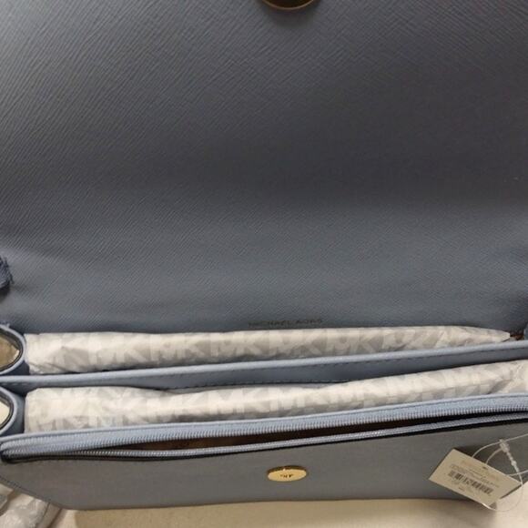 NWT Michael Kors Daniela Large Saffiano Light Blue Leather Crossbody W/Dust Bag - Picture 4 of 5